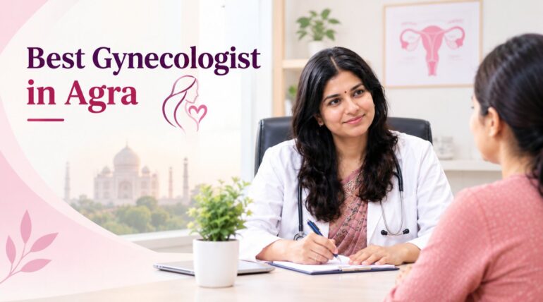 Dr. Shailja Sharma consulting a patient at her Agra gynaecology clinic